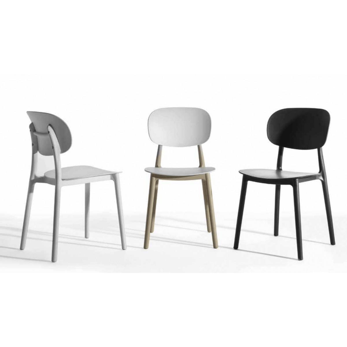 Sedia Fly La Seggiola per soggiorno in stile moderno, con struttura leggera e design elegante, visibile in immagine