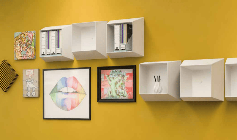 Libreria Campus La Seggiola in legno con ripiani aperti, ideale per salotti e soggiorni moderni.