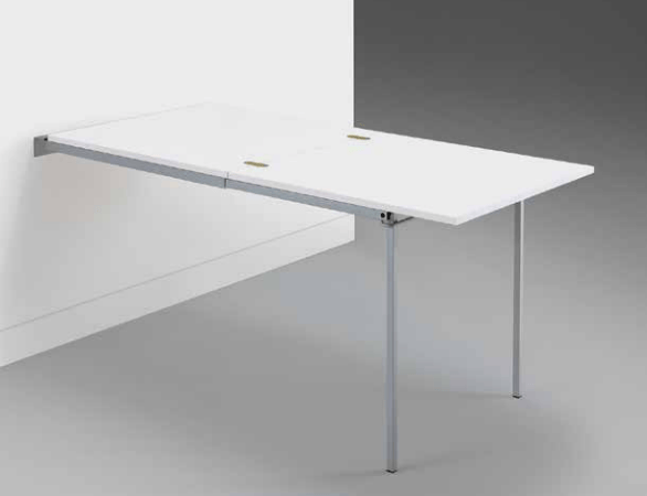 Pallo aperto in tessuto colorato di La Seggiola, decorativo e vivace, ideale per arredi moderni e ambienti interni.