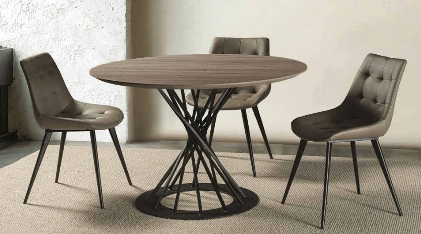 Tavolo fisso Shai La Seggiola in legno di rovere, con design elegante e superficie liscia, ideale per sala da pranzo.