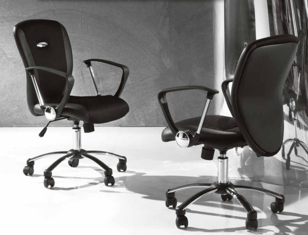 Poltrona da ufficio Speed La Seggiola con schienale alto e seduta comoda, ideale per l'ufficio o lo studio.