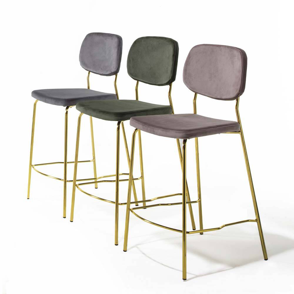 Sgabello da cucina Ginger Verde di La Seggiola con seduta rotonda e struttura in legno naturale.