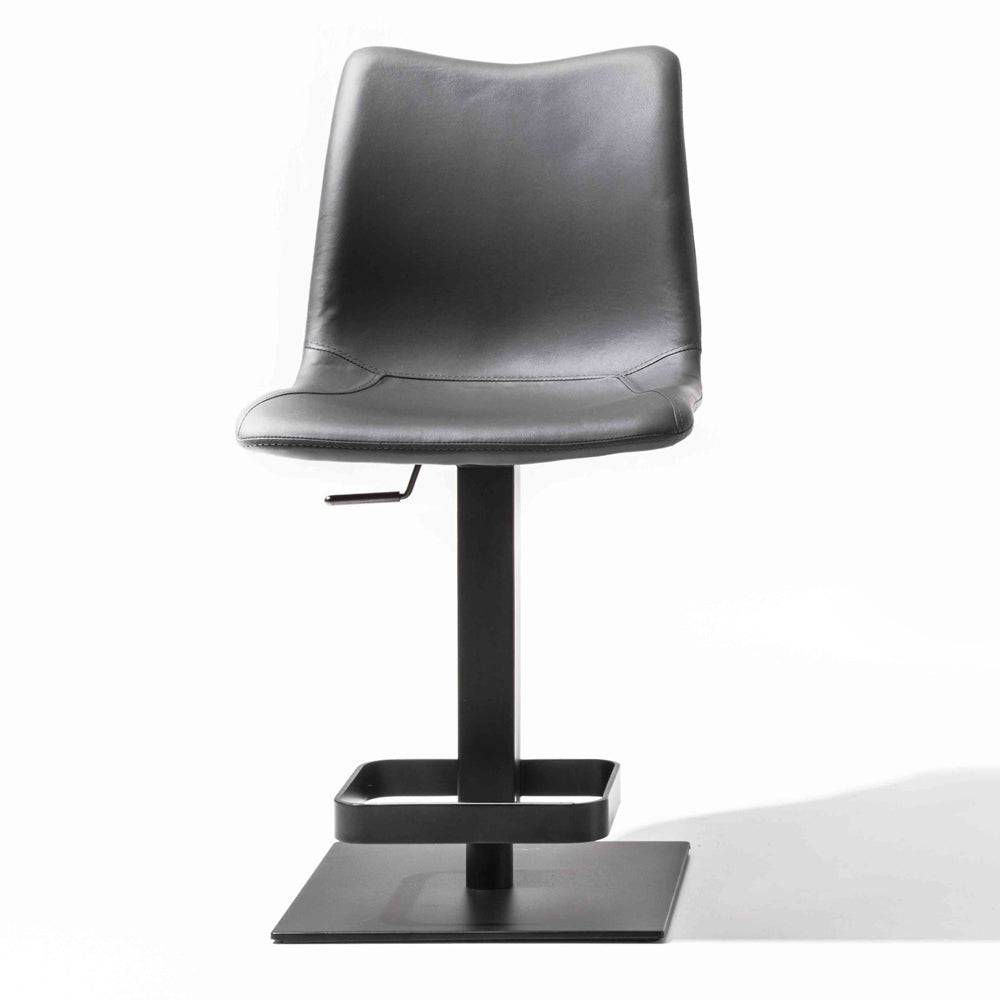 Sgabello alto in pelle nera con base metallo, design moderno per cucina o soggiorno