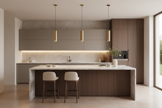 Illuminazione cucina: come combinare luce generale, piano lavoro e isola