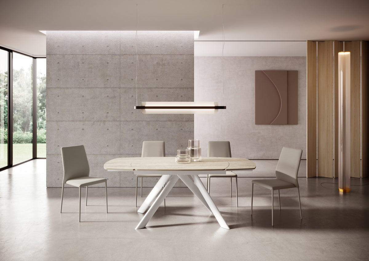Divano allungabile Ingenia Blaze con rivestimento in TPE, struttura resistente e design moderno, vista frontale dell'angolo del divano