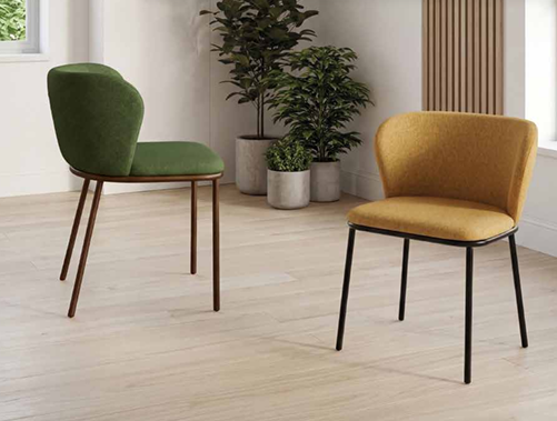 Sedia Frida La Seggiola in legno con schienale curvato, design elegante e moderno, ideale per sala da pranzo o soggiorno.