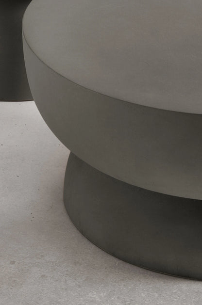 Tavolino da salotto Sisto Ikone in legno con superficie liscia e design elegante, ideale per il soggiorno.