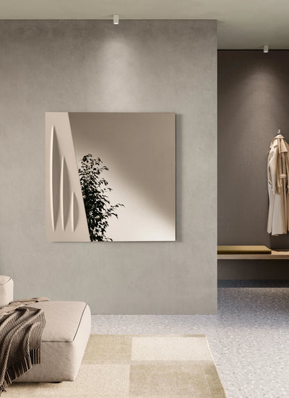 Specchiera Otto Ikone in stile moderno con cornice elegante, riflette e illumina gli ambienti con design sofisticato.