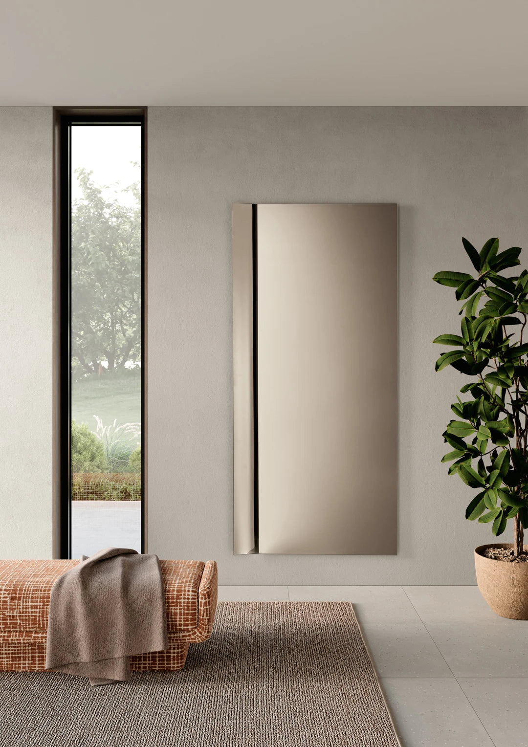 Specchio Ikone Helmut, elegante specchiera da parete con cornice moderna, riflette la luce in un ambiente raffinato e contemporaneo.