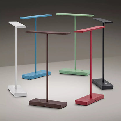 Faretto lineare LED Linea Light Dubcolor Linea Light con finitura bianca, illuminazione moderna e design minimalista.