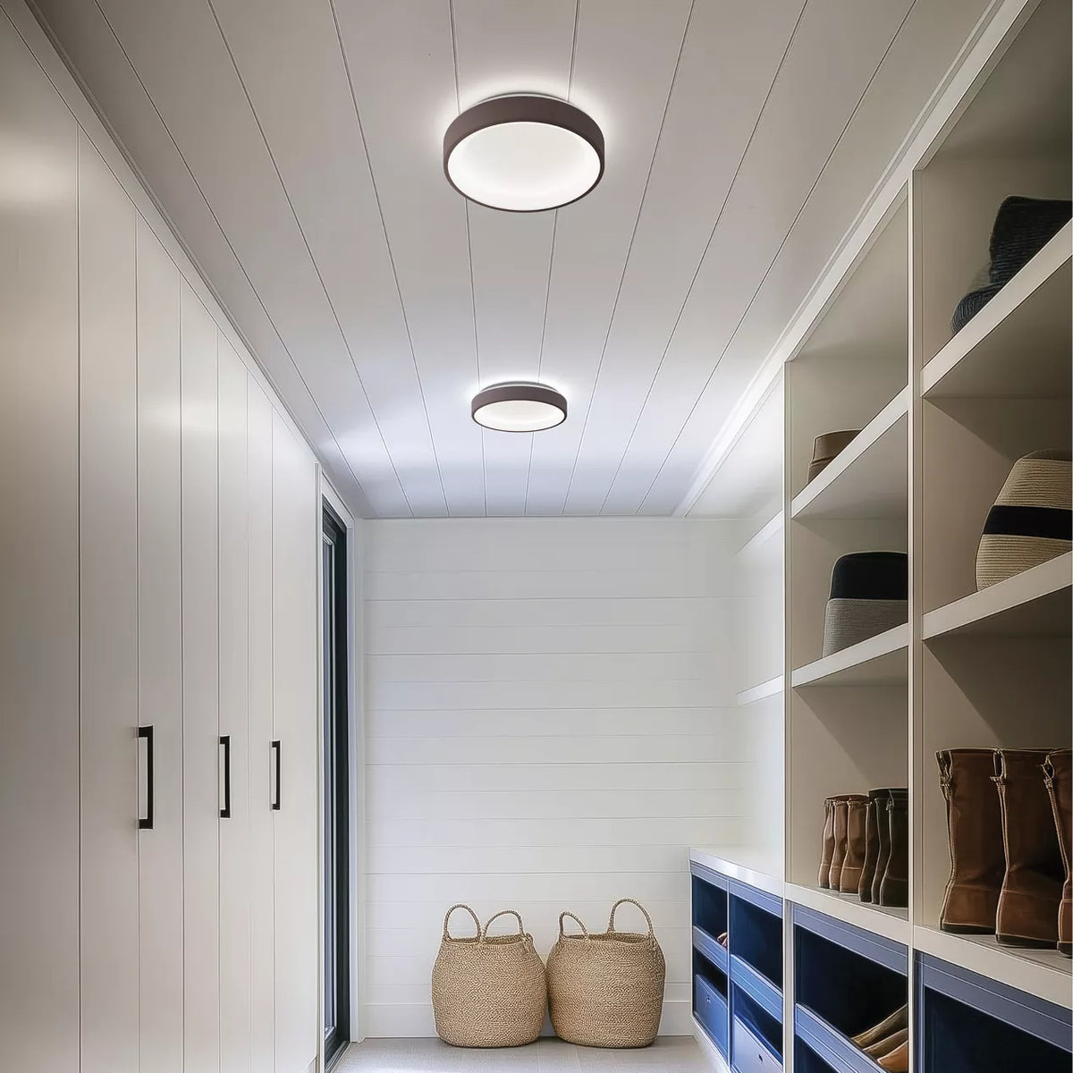 Faretto a soffitto Iside Parete Linea Light, illuminazione moderna e minimale con design elegante per ambienti interni.