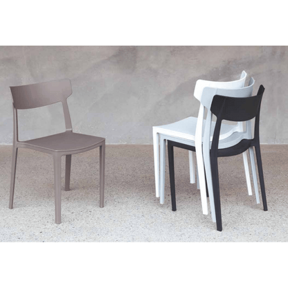 Sedia Citylife La Seggiola per soggiorno, struttura moderna con seduta in legno chiaro, design elegante e confortevole.