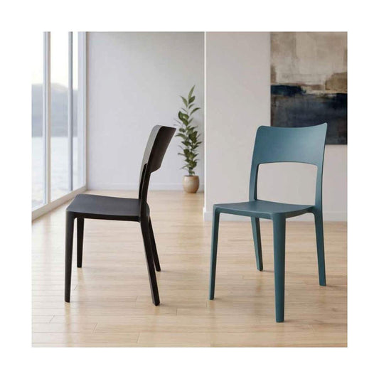 Sedia Luna La Seggiola in stile moderno con seduta imbottita e struttura di colore chiaro, ideale per soggiorno o sala da pranzo.