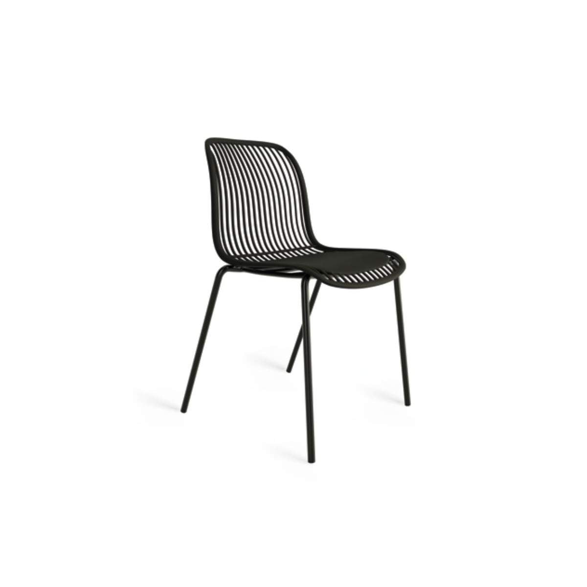 Sedia Madrid La Seggiola con struttura in legno chiaro e seduta imbottita, stile moderno e elegante.