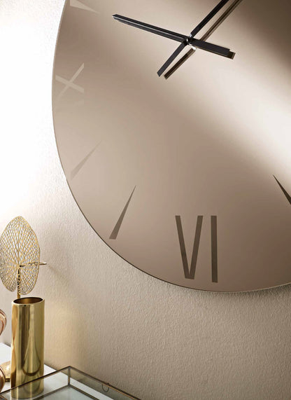 Orologio Capodarte Time, cinturino in pelle marrone e quadrante analogico con dettagli eleganti e numeri romani.