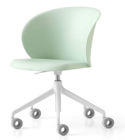 Scrivania per ufficio Tuka Home Office di Connubia, superficie in legno chiaro e struttura moderna in metallo.